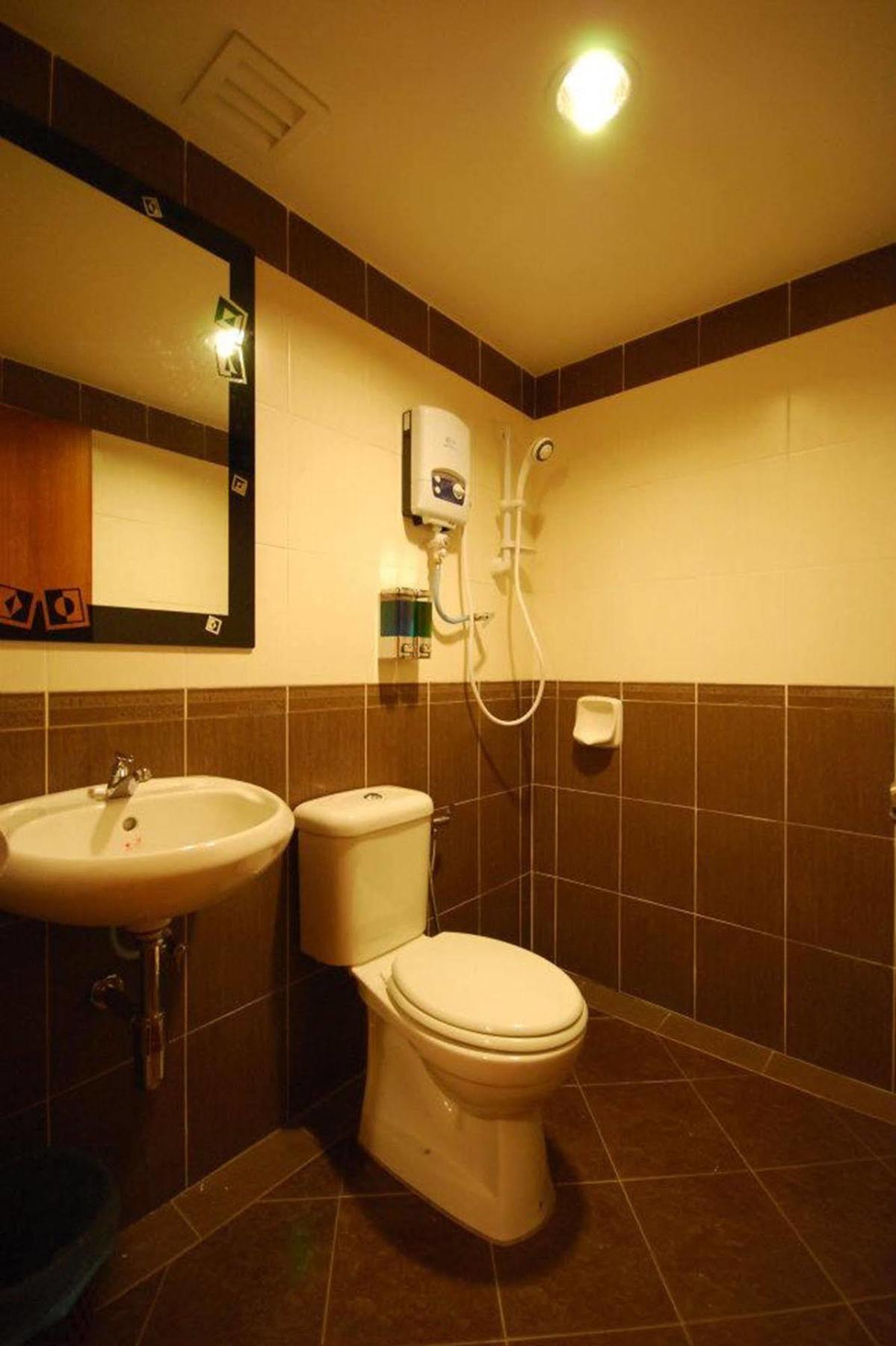906 Hotel Melaka Raya Buitenkant foto